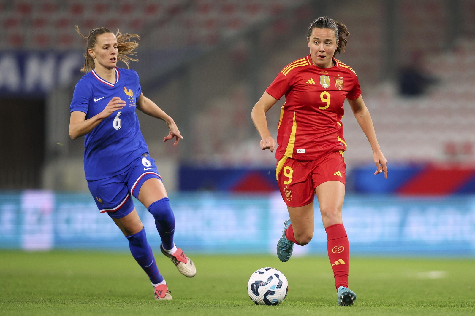 Las fotos de la exhibición de España femenina en Francia