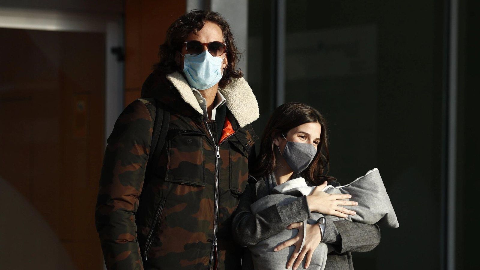 Sandra, Feliciano y su bebé, en enero, saliendo del hospital tras el nacimiento del pequeño Darío. Sandra, Feliciano y su bebé, en enero, saliendo del hospital tras el nacimiento del pequeño Darío.
