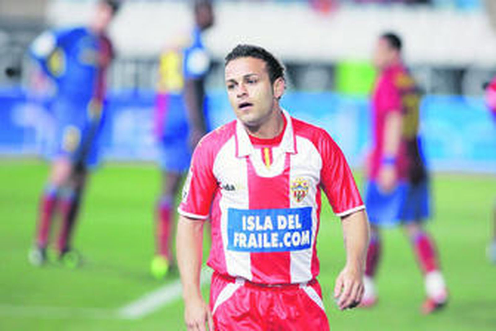 Albert Crusat en el partido frente al F.C Barcelona.