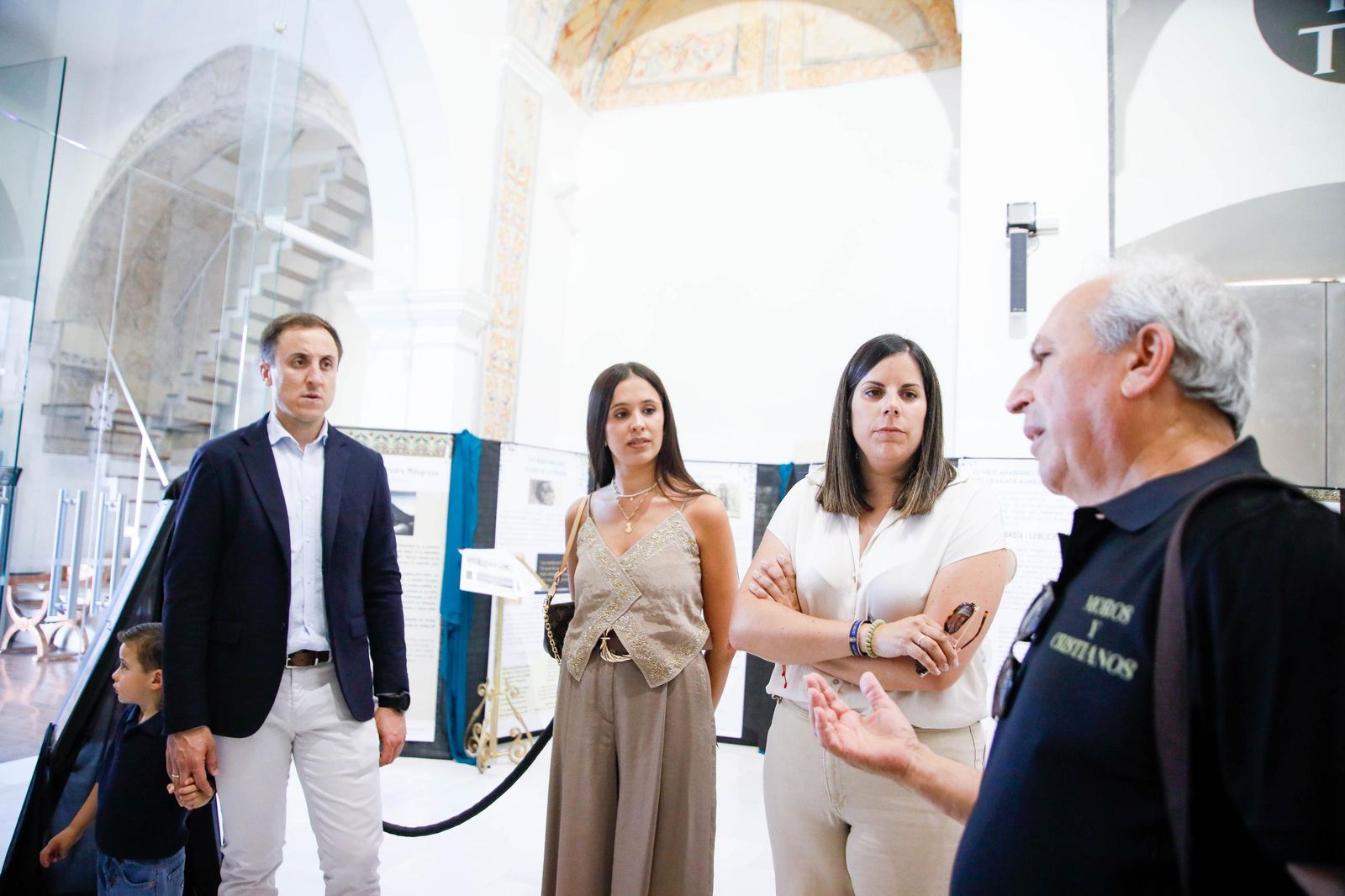 Desfile de Gigantes y Cabezudos de Vera, en imágenes