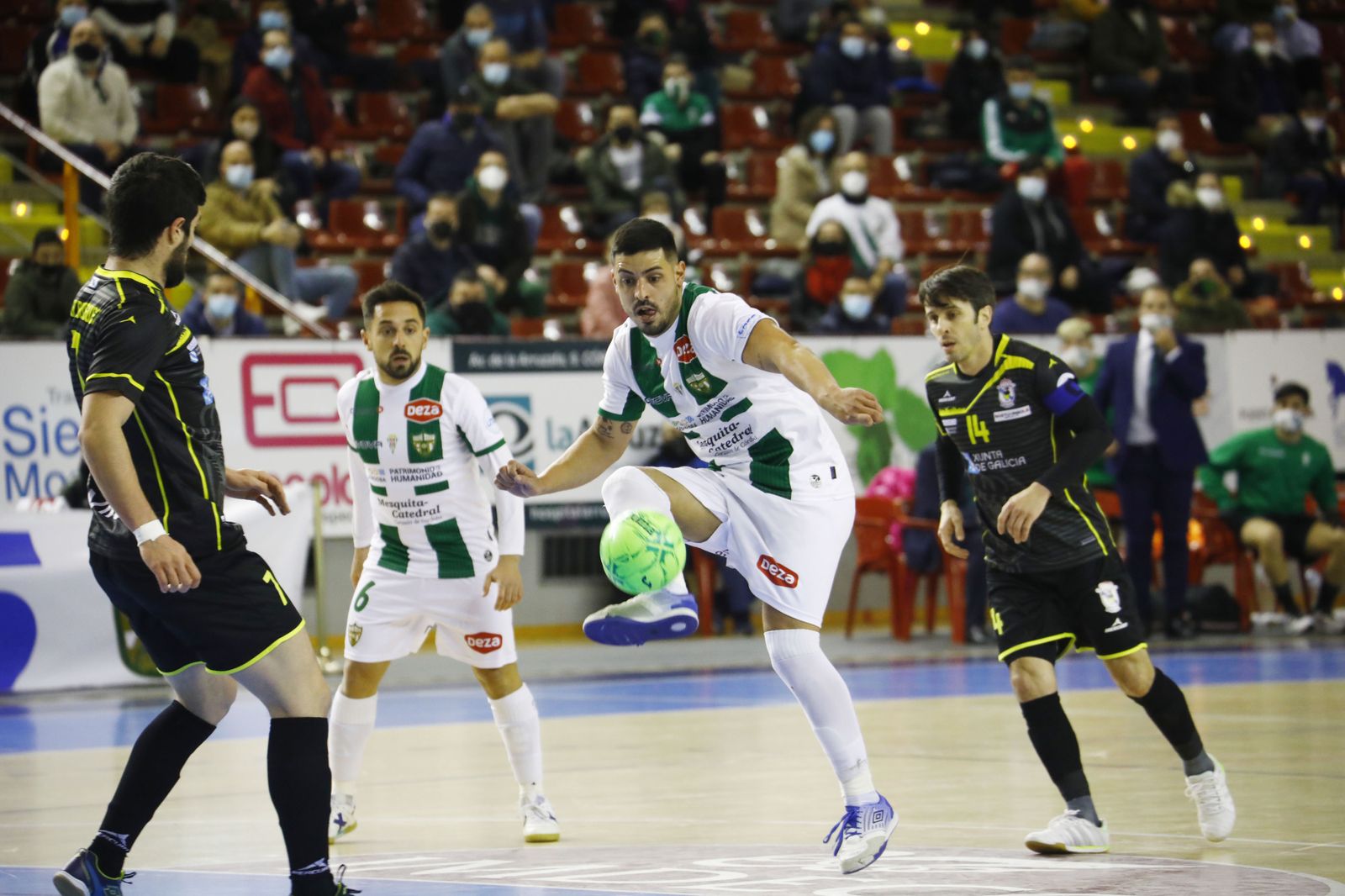 Las imágenes del triunfo del Córdoba Futsal ante O Parrulo