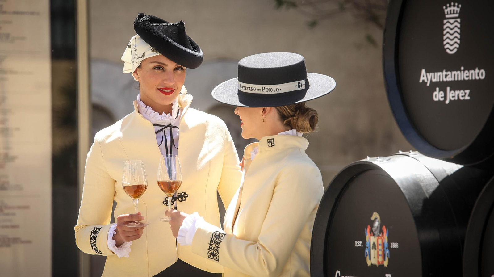 Cayetano del Pino presenta sus nuevos y elegantes uniformes