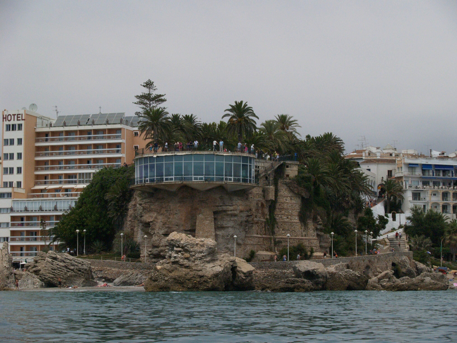 El Balcón de Europa visto desde el mar El Balcón de Europa visto desde el mar