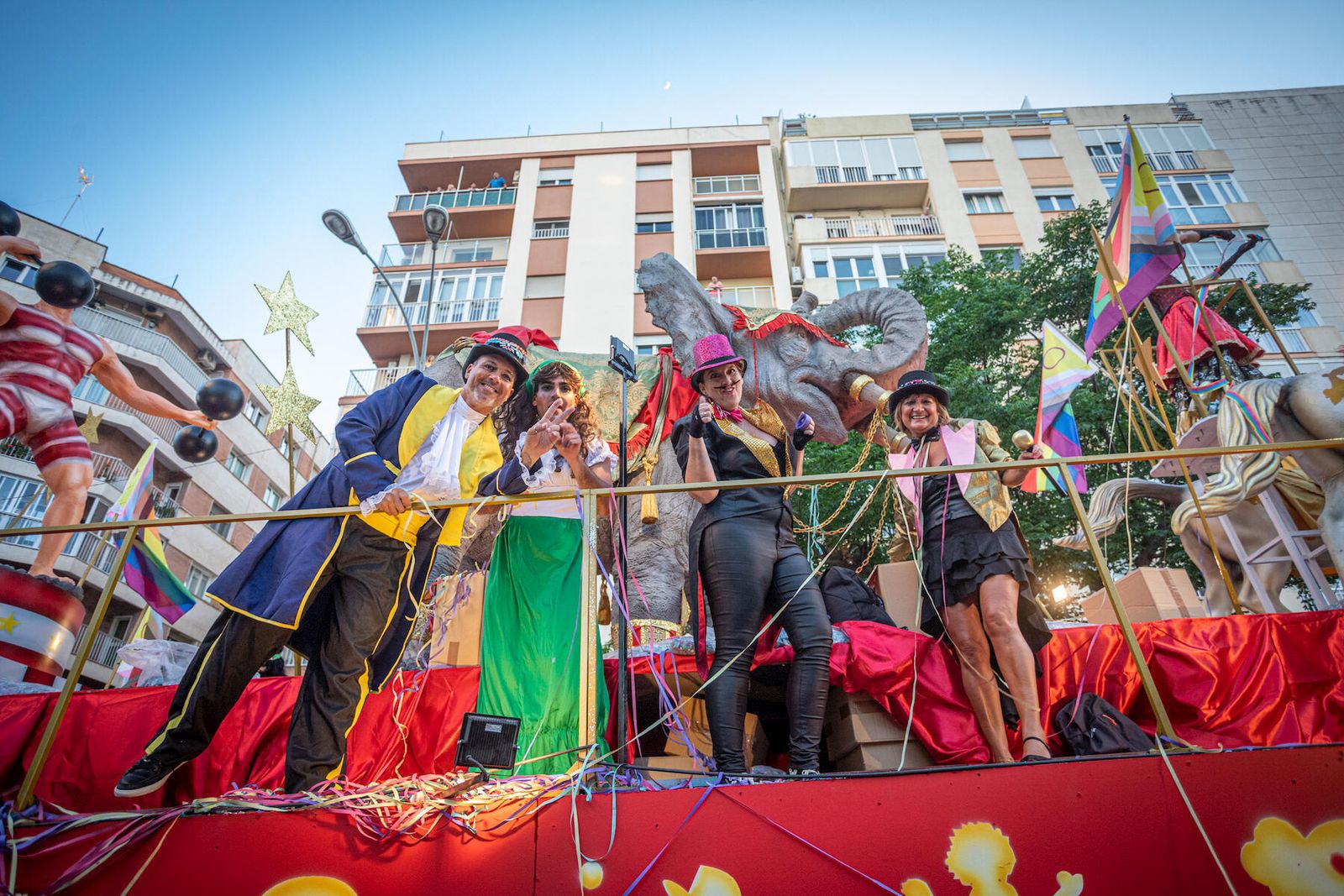 Una de las carrozas de la cabalgata del Carnaval de Cádiz 2022.