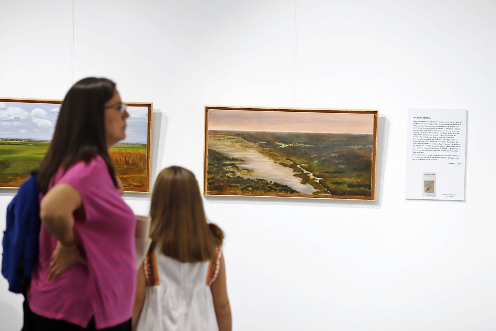 Imágenes de la inauguración de la exposición 'Pasajes y Paisajes de Doñana' de Juan VIlla