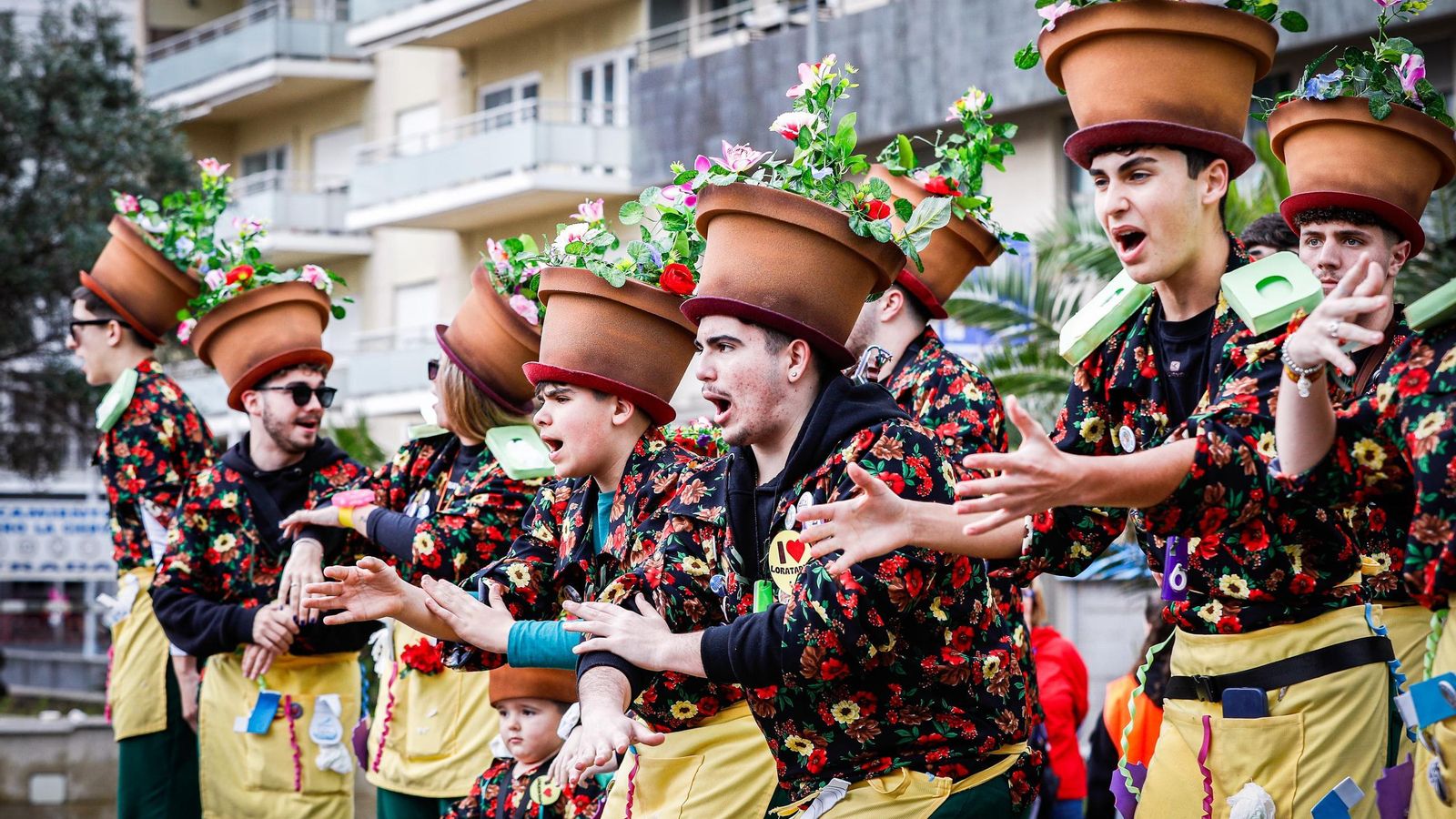 Las mejores imágenes del primer domingo de Carnaval de Cádiz