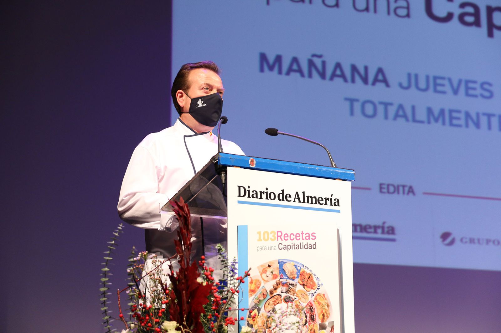 Fotogalería presentación libro '103 Recetas para una Capitalidad'. Almería