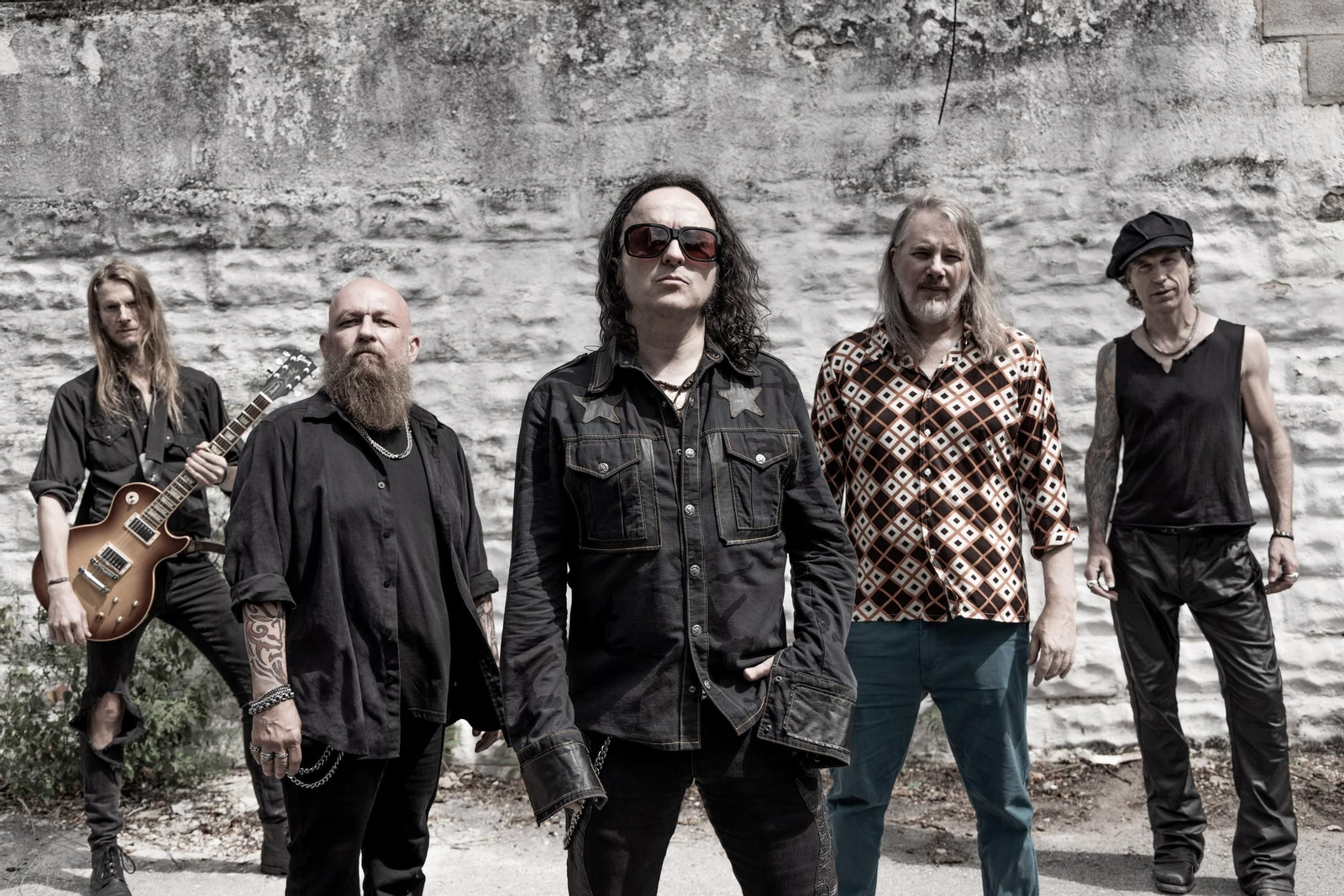 The Midnight Calls son una banda de Chicago formada por Taran De Pablos, Adam J. Arling, Tony McQuaid, Sean Barnes y Chuck Harling