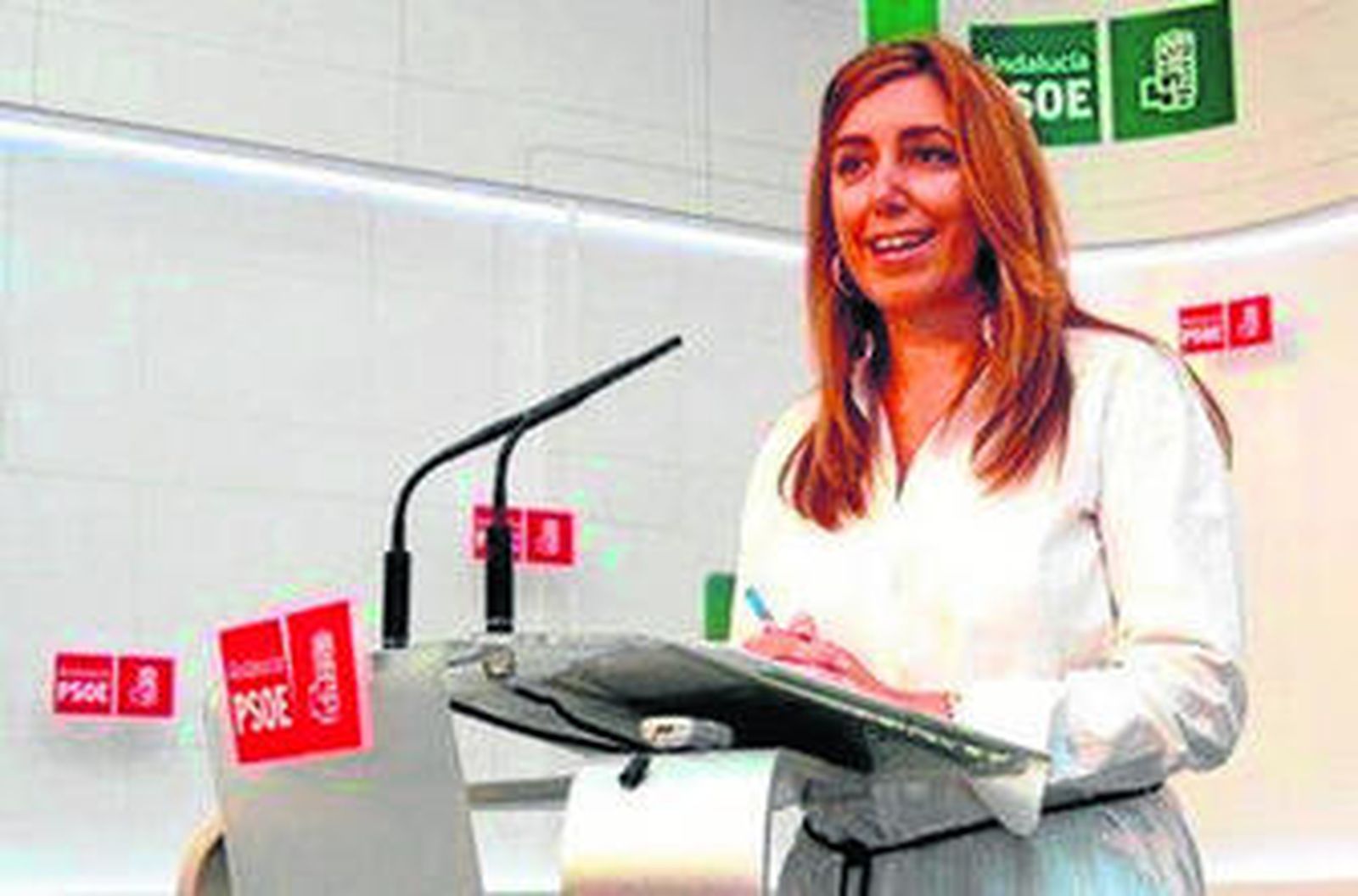 Susana Díaz, ayer, durante la rueda de prensa celebrada en Sevilla.