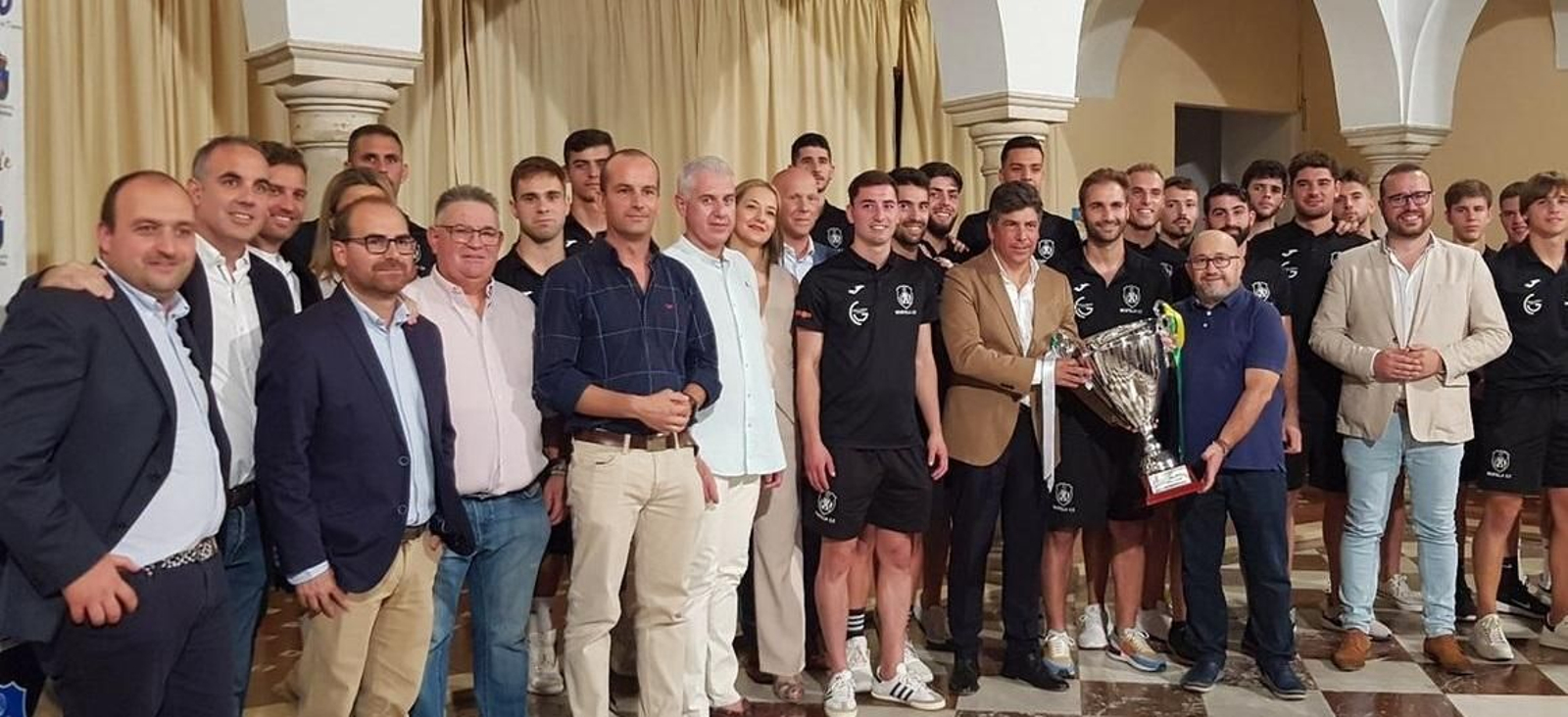 El Montilla es recibido en el Ayuntamiento de la localidad tras ganar la Copa de Andalucía.