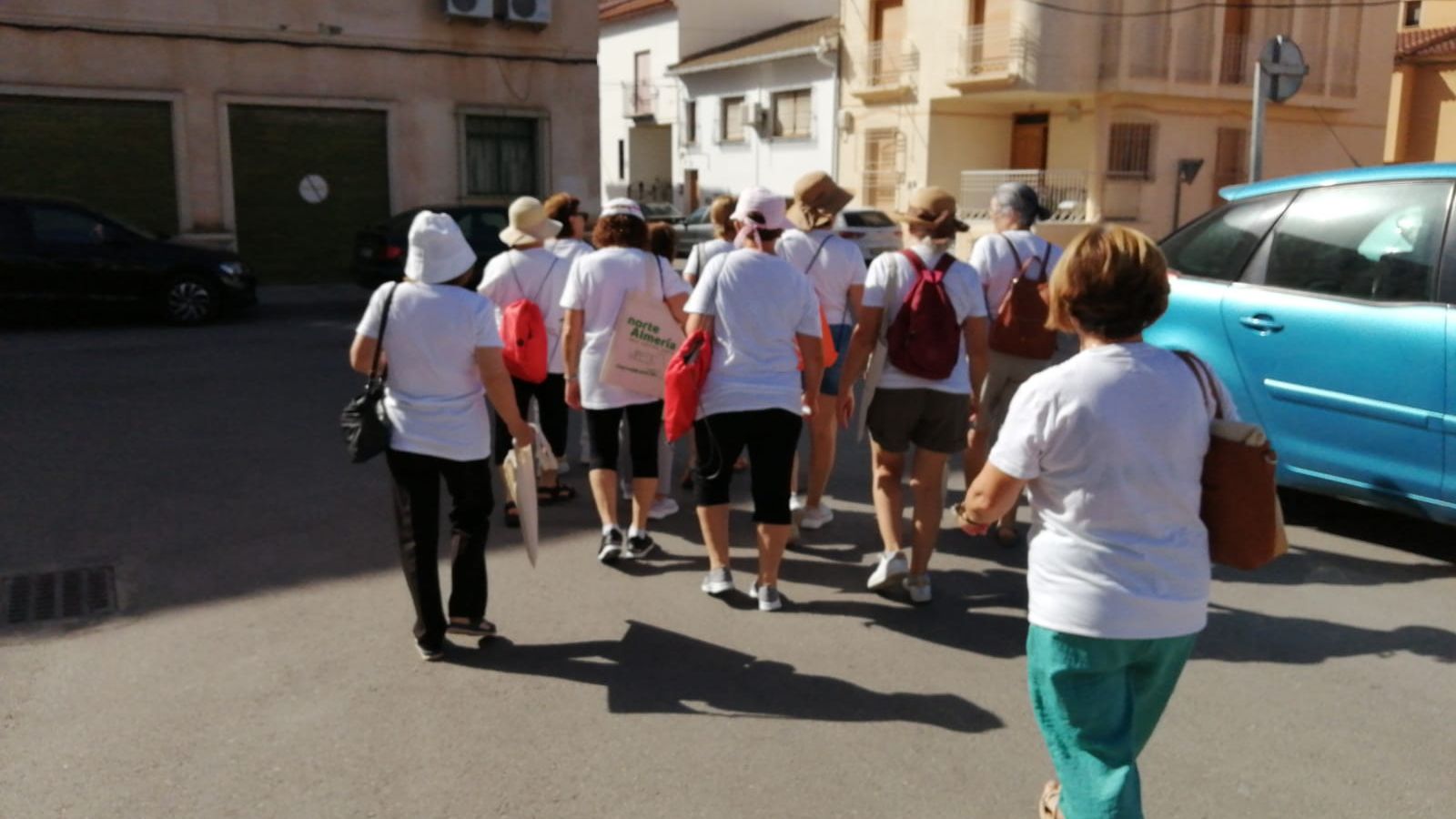 Grupo de mujeres de GRUSE durante el recorrido.