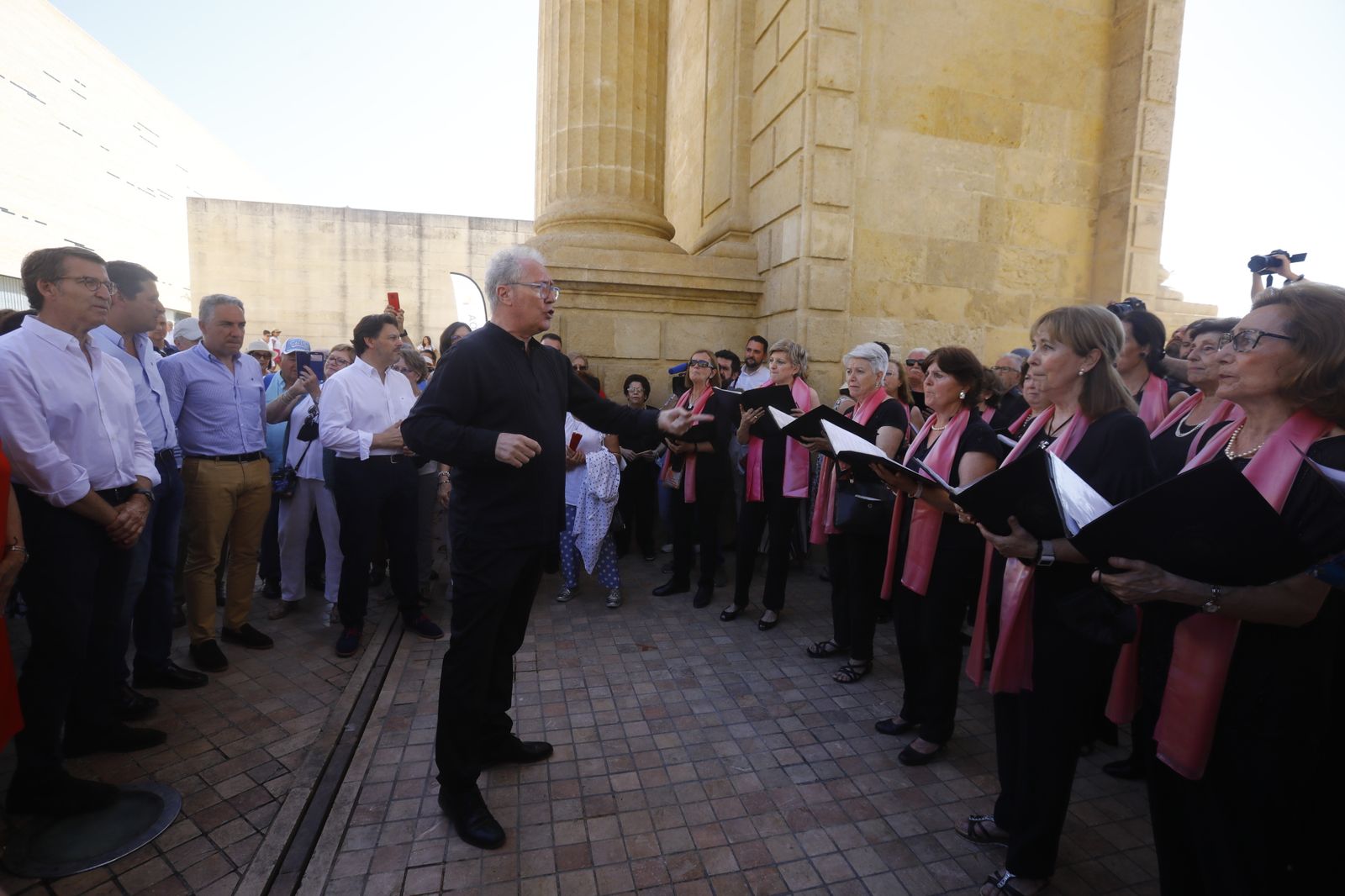 La visita de Núñez-Feijóo a Córdoba, en imágenes
