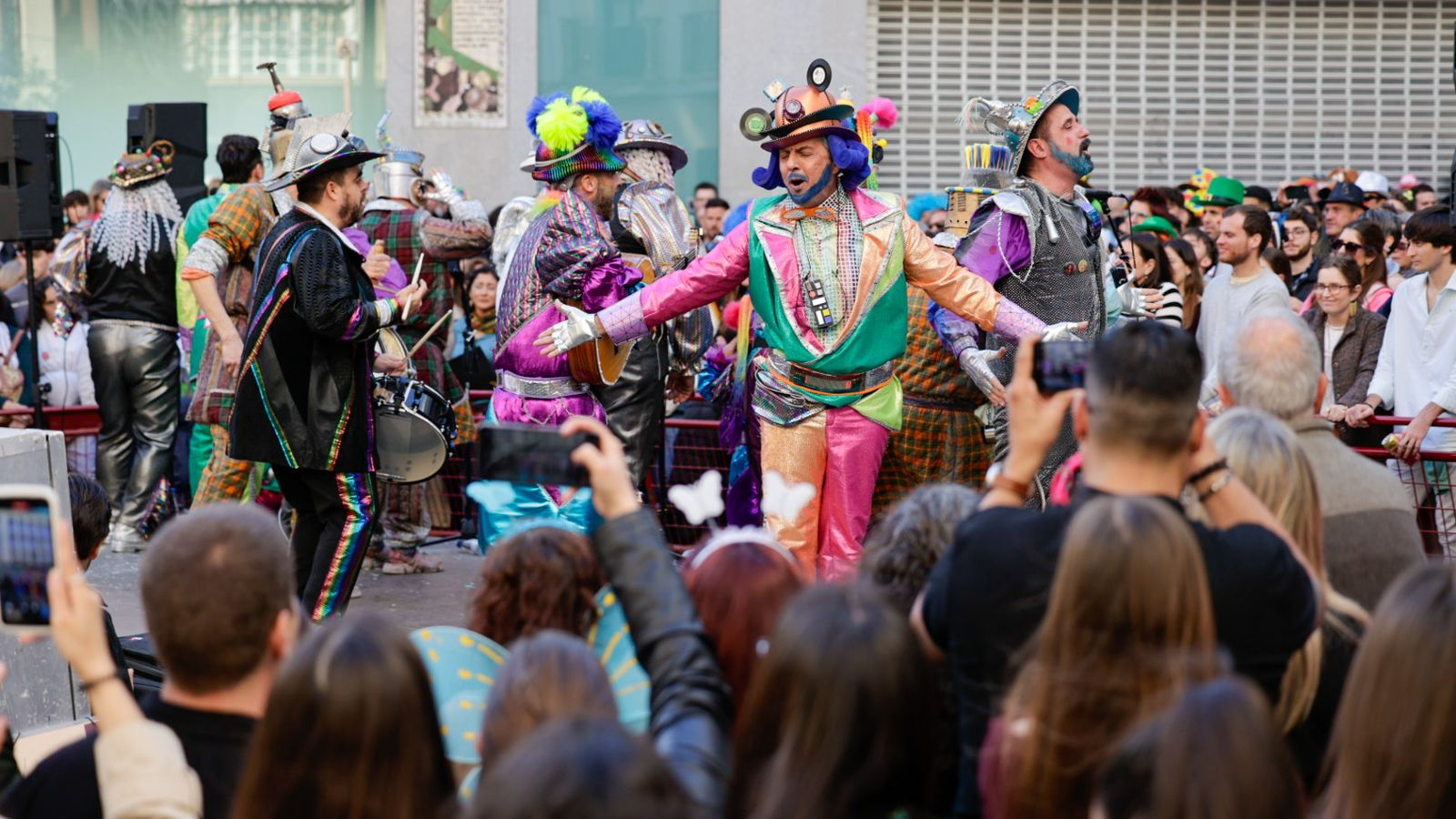 Así vive Cádiz su primer sábado de Carnaval 2025: búscate entre las imágenes del día en la calle