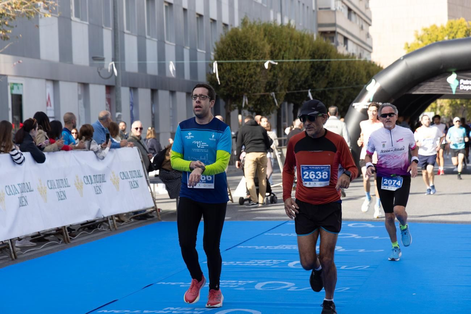 En imágenes: multitudinaria e histórica XXIX Media Maratón 'Ciudad de Jaén' y 10k en memoria de Paco Manzaneda