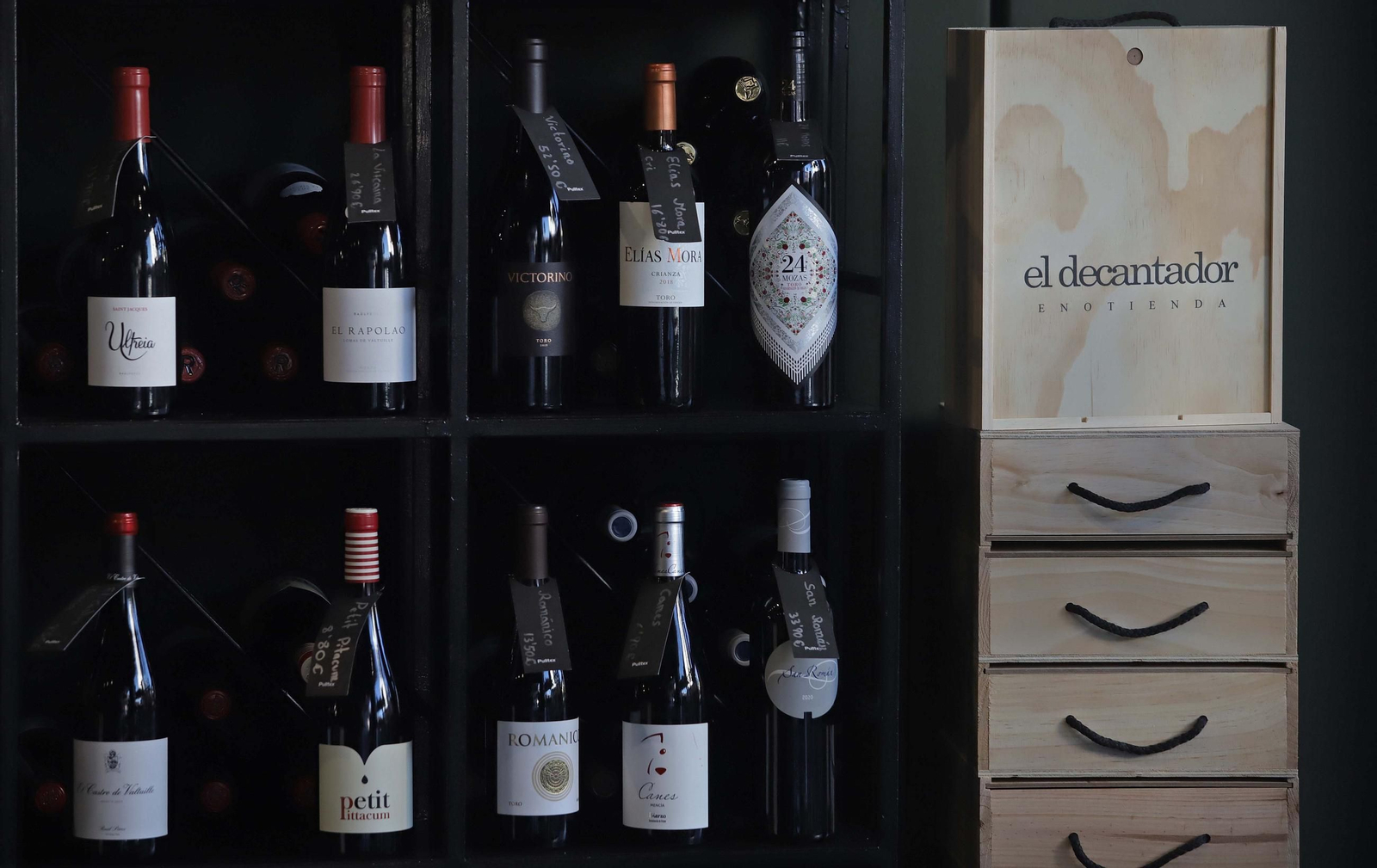 Fotos de la nueva enotienda de 'El Decantador' en Algeciras