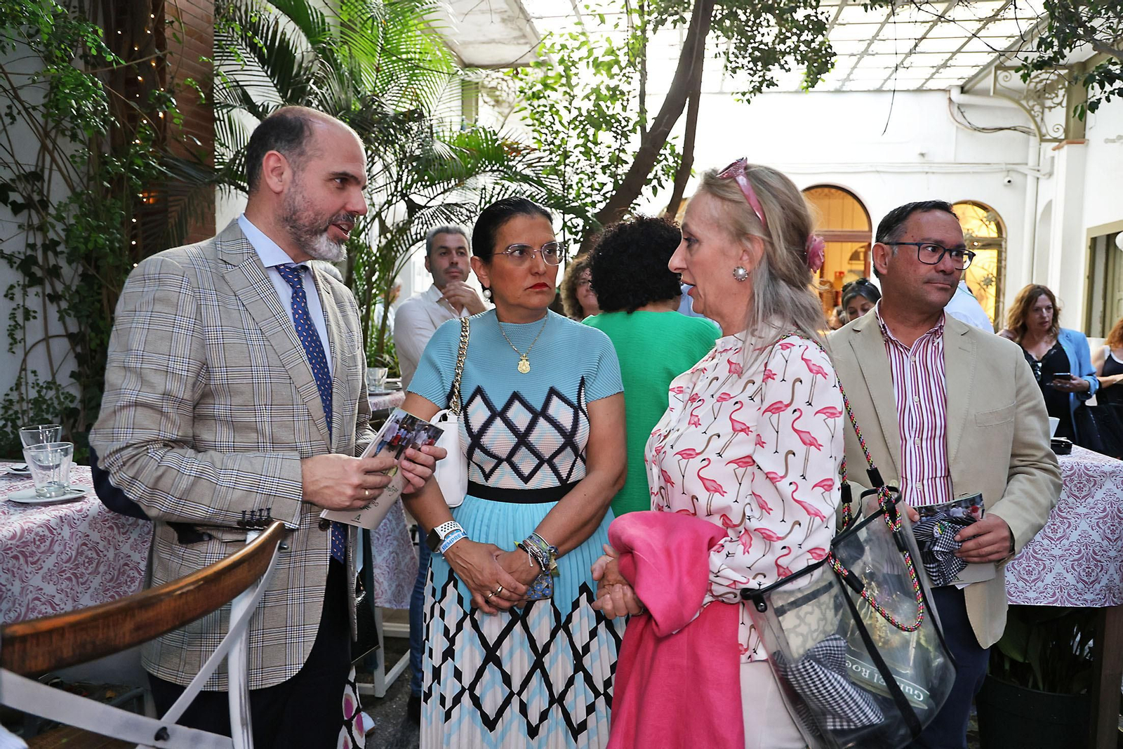 Imágenes de la presentación de la Guía del Rocío 2024 de Huelva Información