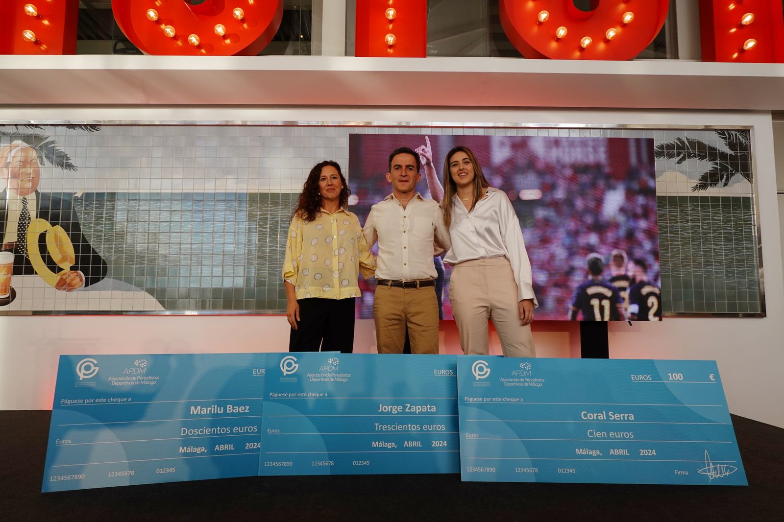 La foto de los tres premiados