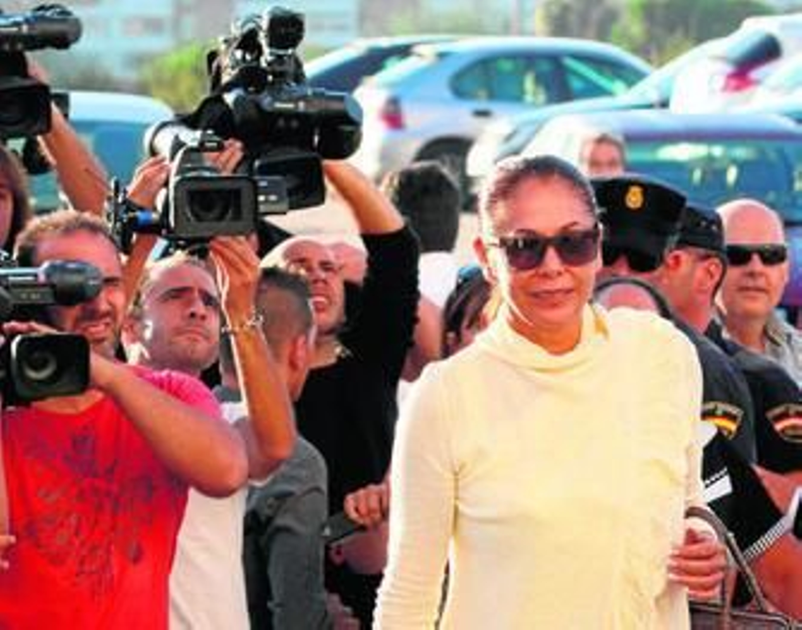 La cantante, en octubre de 2012, entrando a la Ciudad de la Justicia de Málaga.