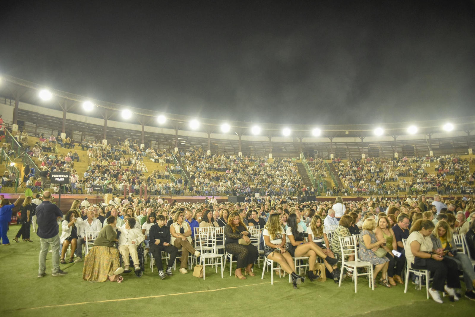 Fotos del concierto de Pimpinela en La Línea