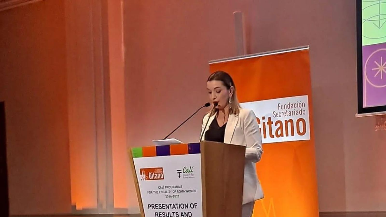 Tamara Vargas en un acto de la Fundación Secretariado Gitano.