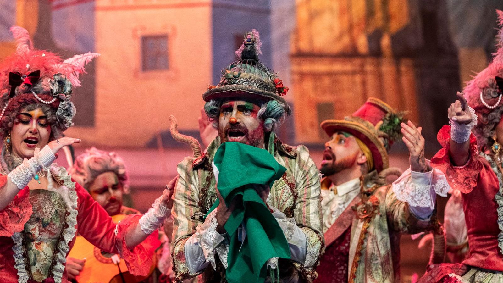 Búscate entre las mejores imágenes de la final del COAC 2025 del Carnaval de Cádiz