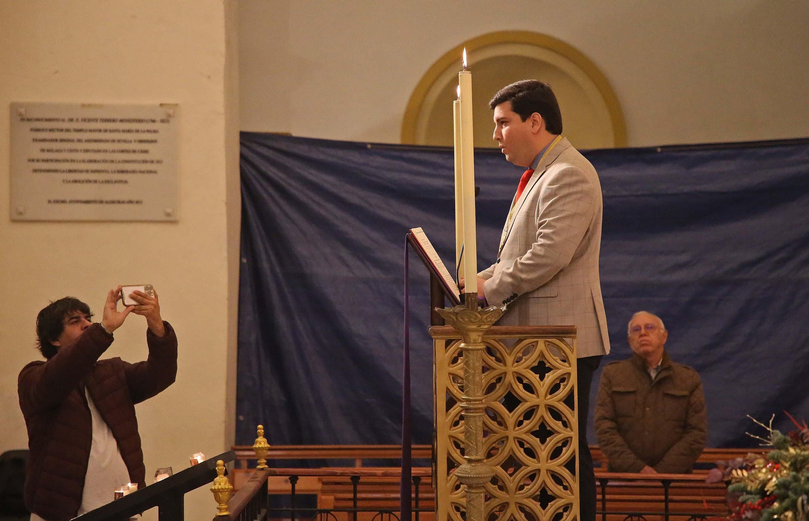 La ofrenda floral del Algeciras CF a la Virgen de la Palma, en imágenes