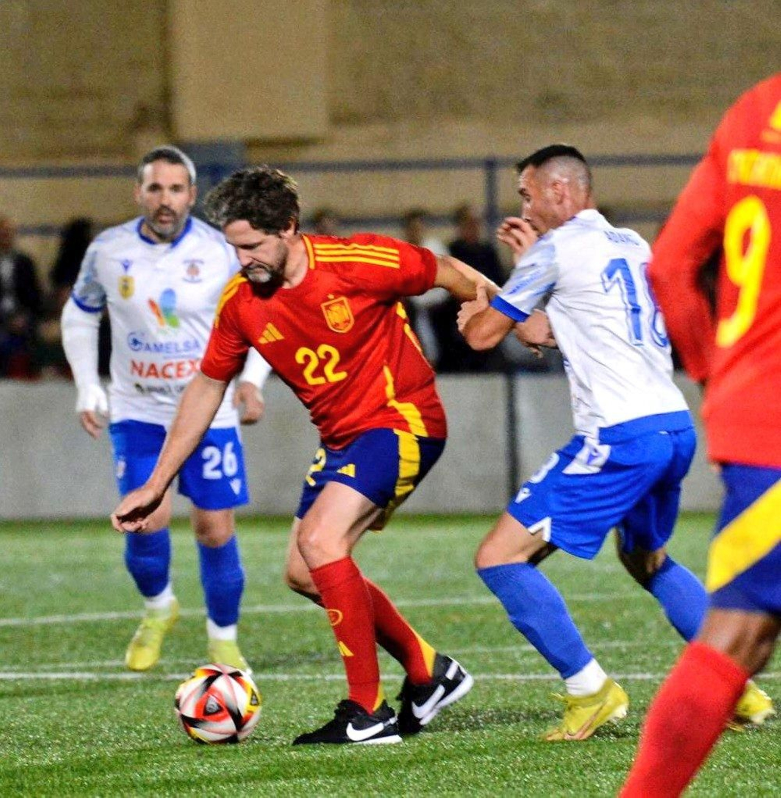 Las Leyendas de la Selección española vencen en Vélez (0-4)