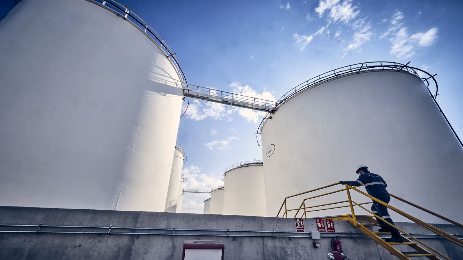 Imagen de las instalaciones de una empresa en la Zona Franca de Cádiz.