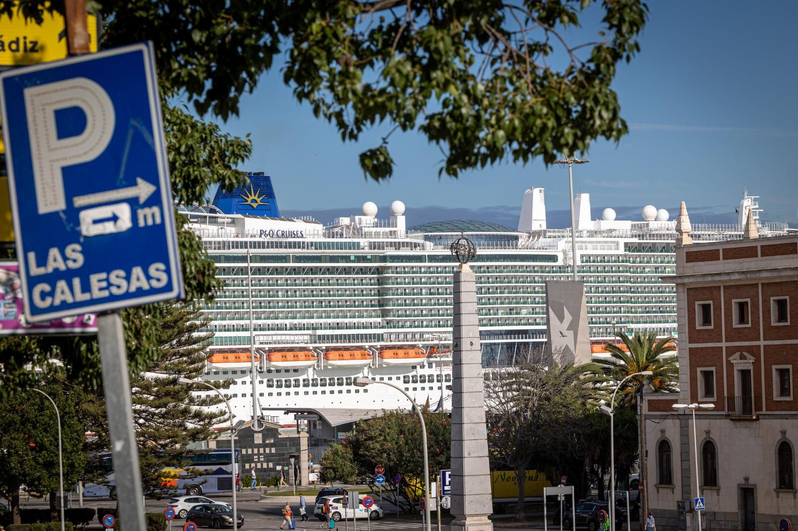 Turistas y cruceros este martes en Cádiz