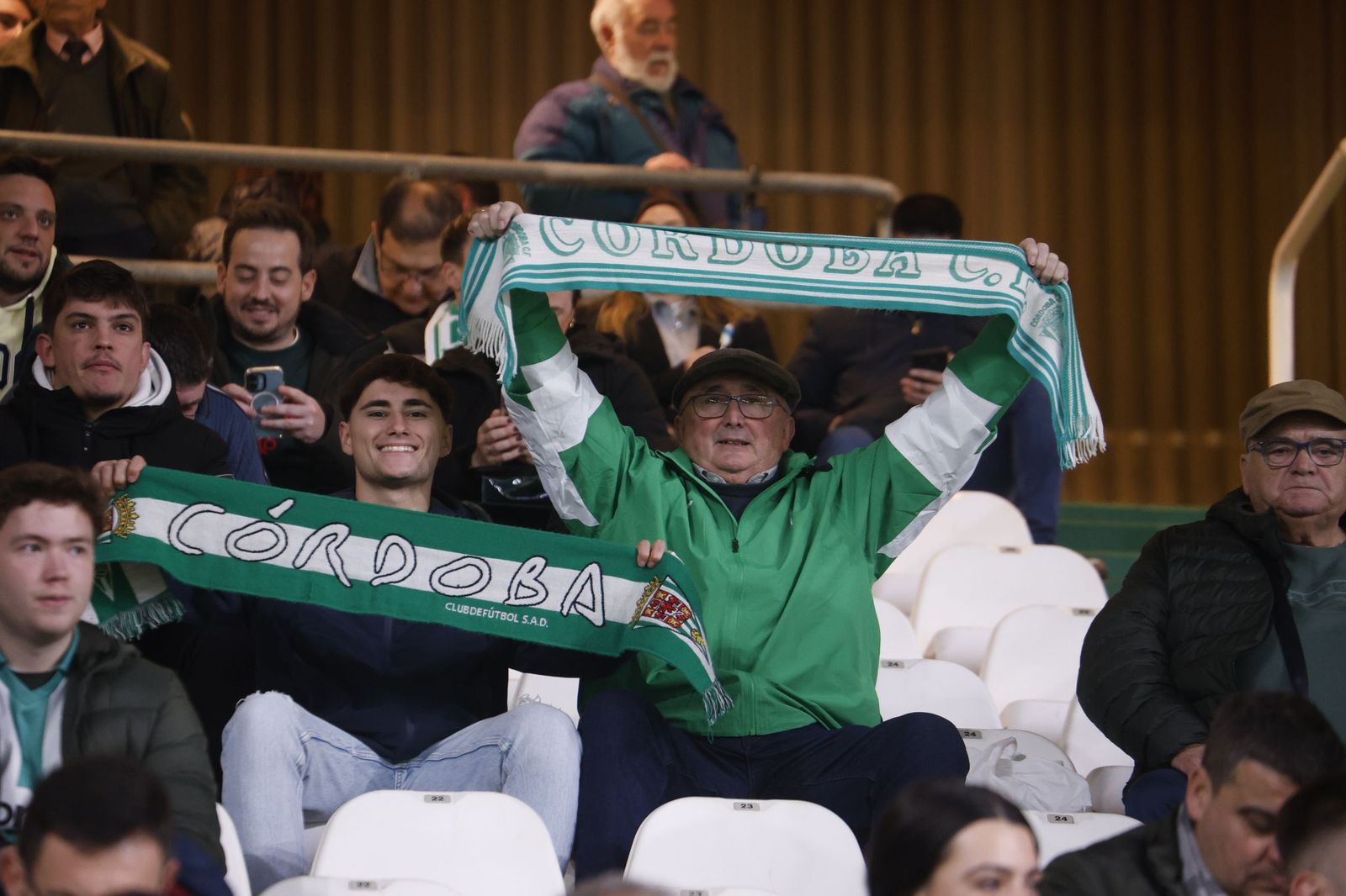 Las mejores fotos del ambiente en El Arcángel para el Córdoba CF - Burgos