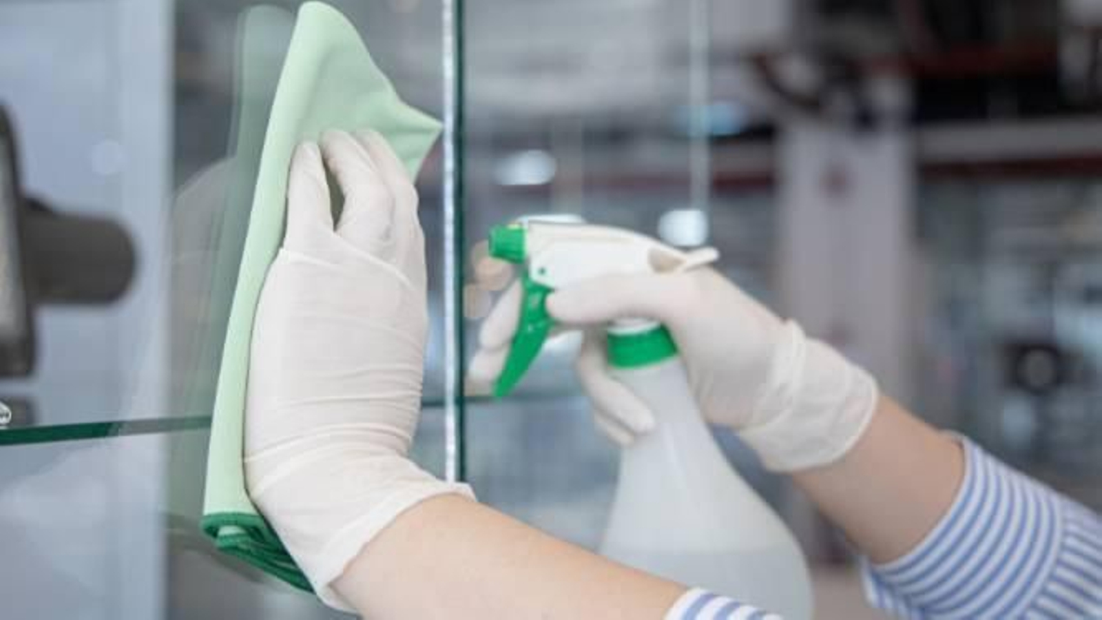 Cinco usos de la leche en la limpieza del hogar para dejas estas superficies impecables