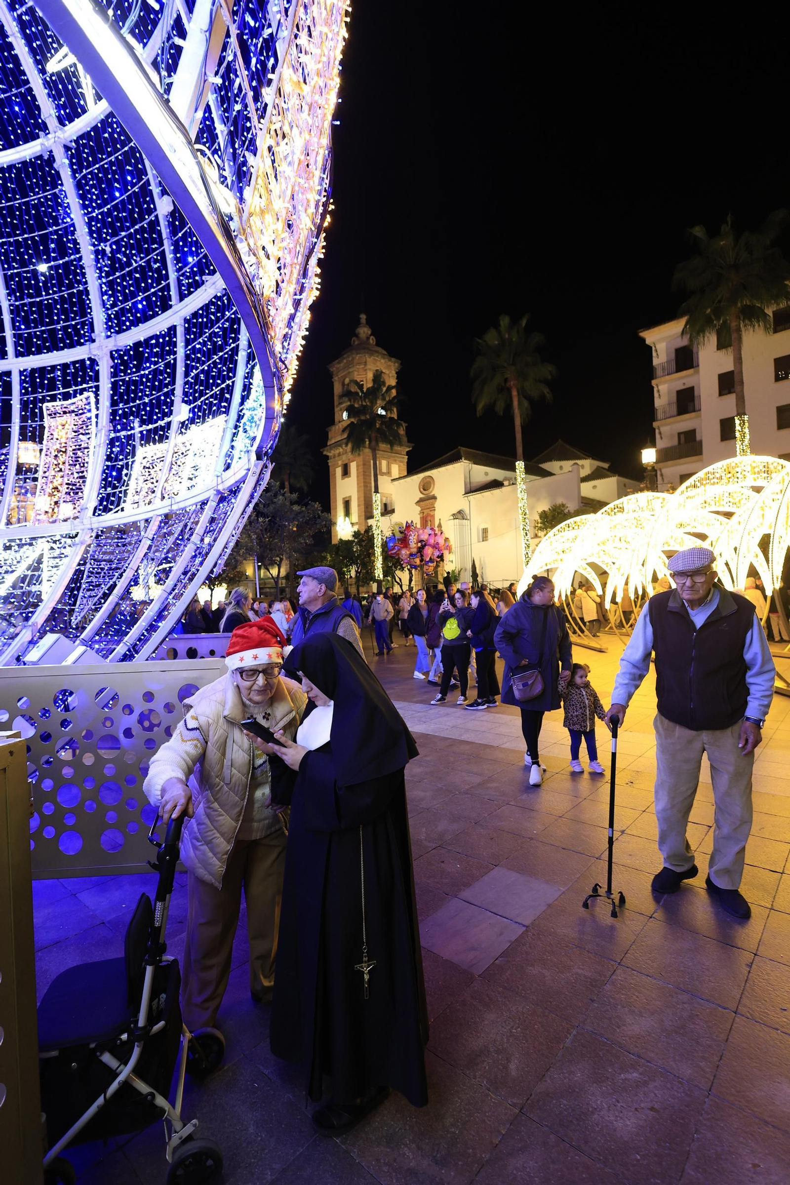 Las fotos del Paseo de la ilusión a los mayores de Algeciras