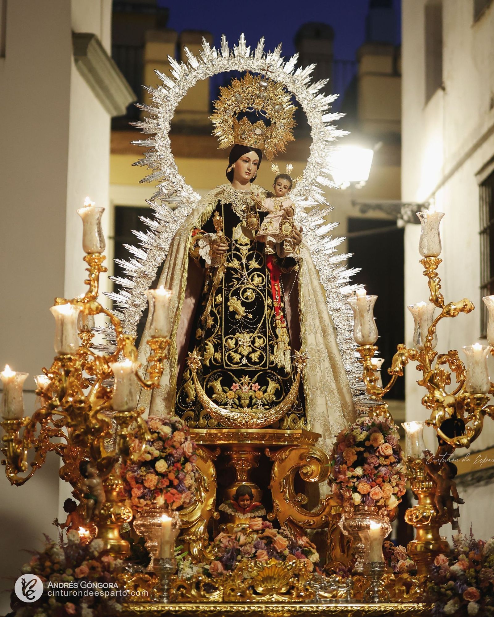 La Virgen del Carmen por el barrio de la Macarena