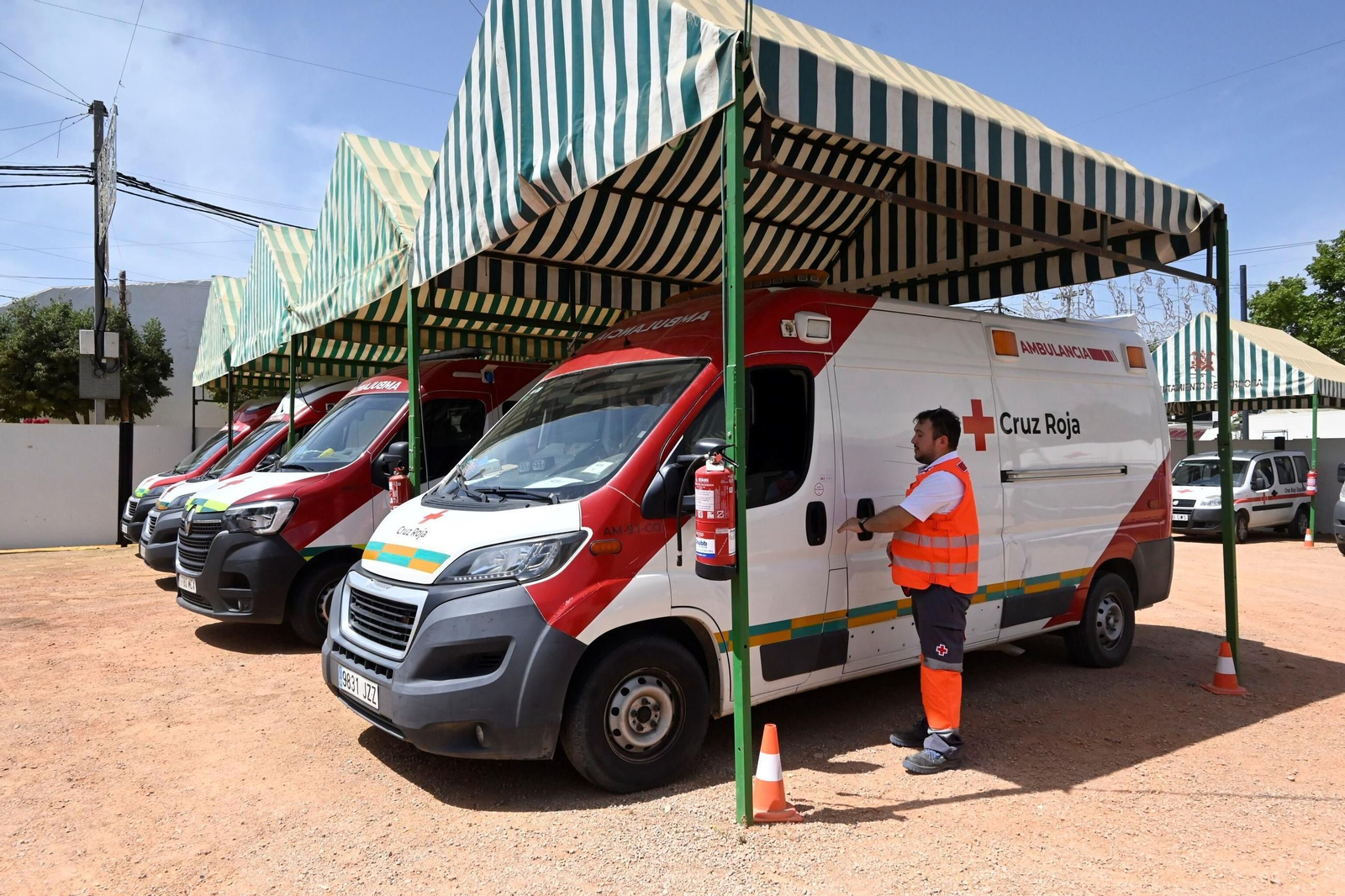 Las imágenes del dispositivo sanitario de Cruz Roja en la Feria de Córdoba Las imágenes del dispositivo sanitario de Cruz Roja en la Feria de Córdoba