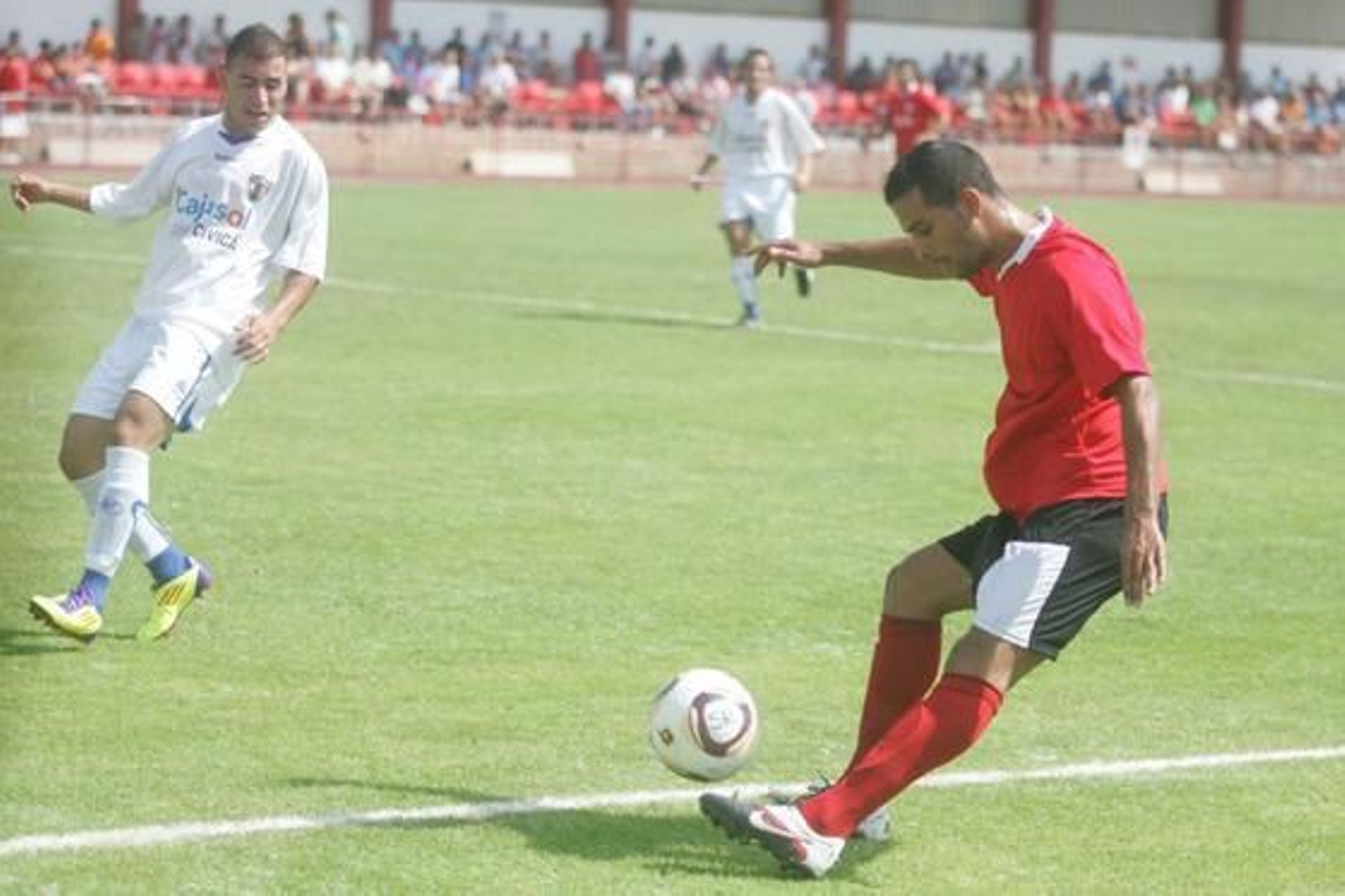El San Roque desperdicia dos goles de ventaja ante el Pozoblanco y sufre, en su estreno como local, su primera bofetada de la temporada./Fotos: Quiñones

Foto: J.M.Q.
