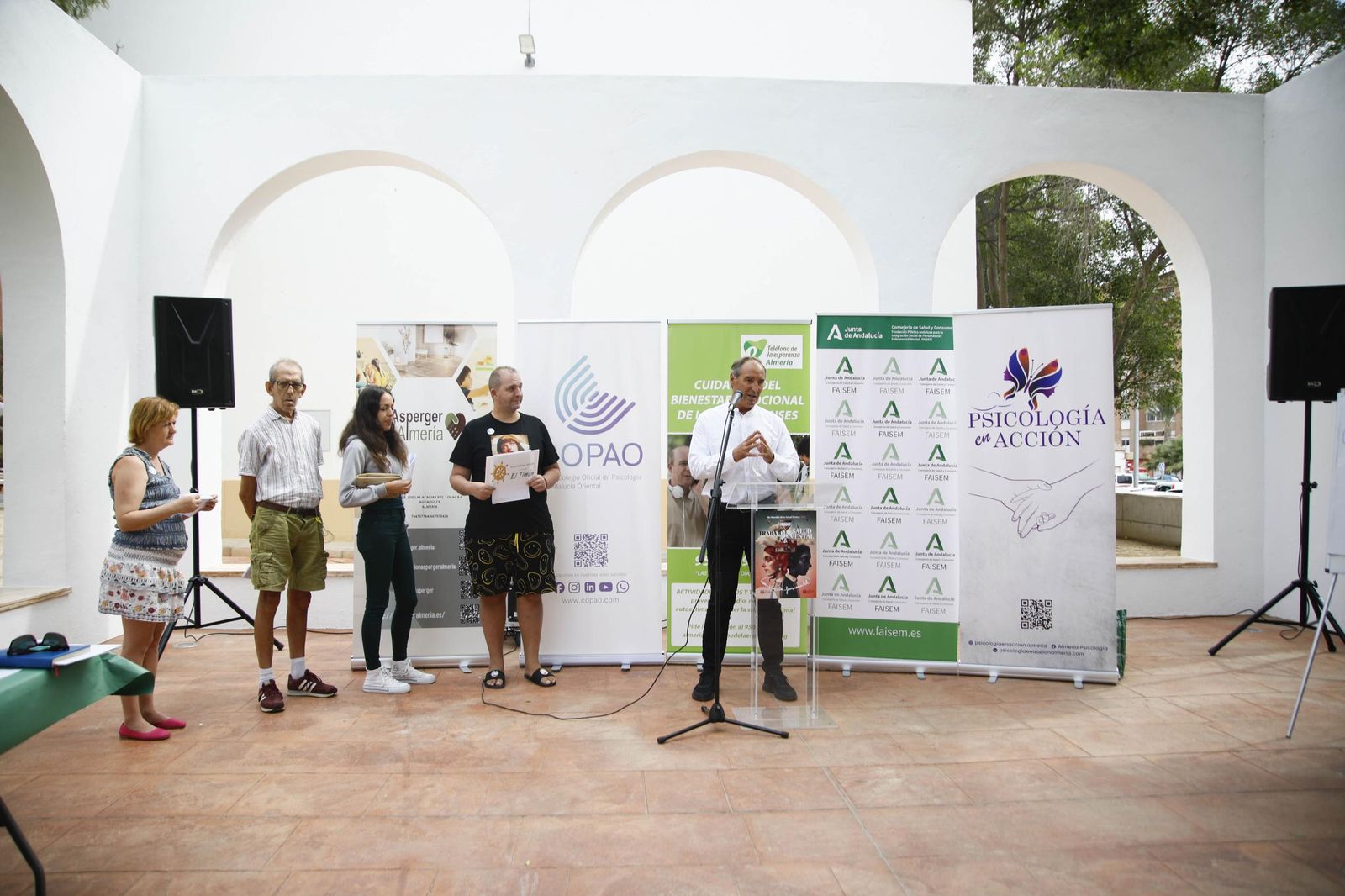 Las imágenes del "Día mundial de la salud mental" en Almería