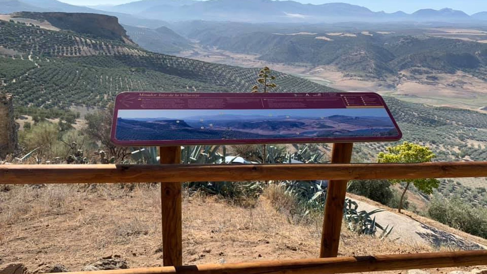 Las rutas en el pueblo viejo de Cesna en Algarinejo ofrecen paisajes únicos.