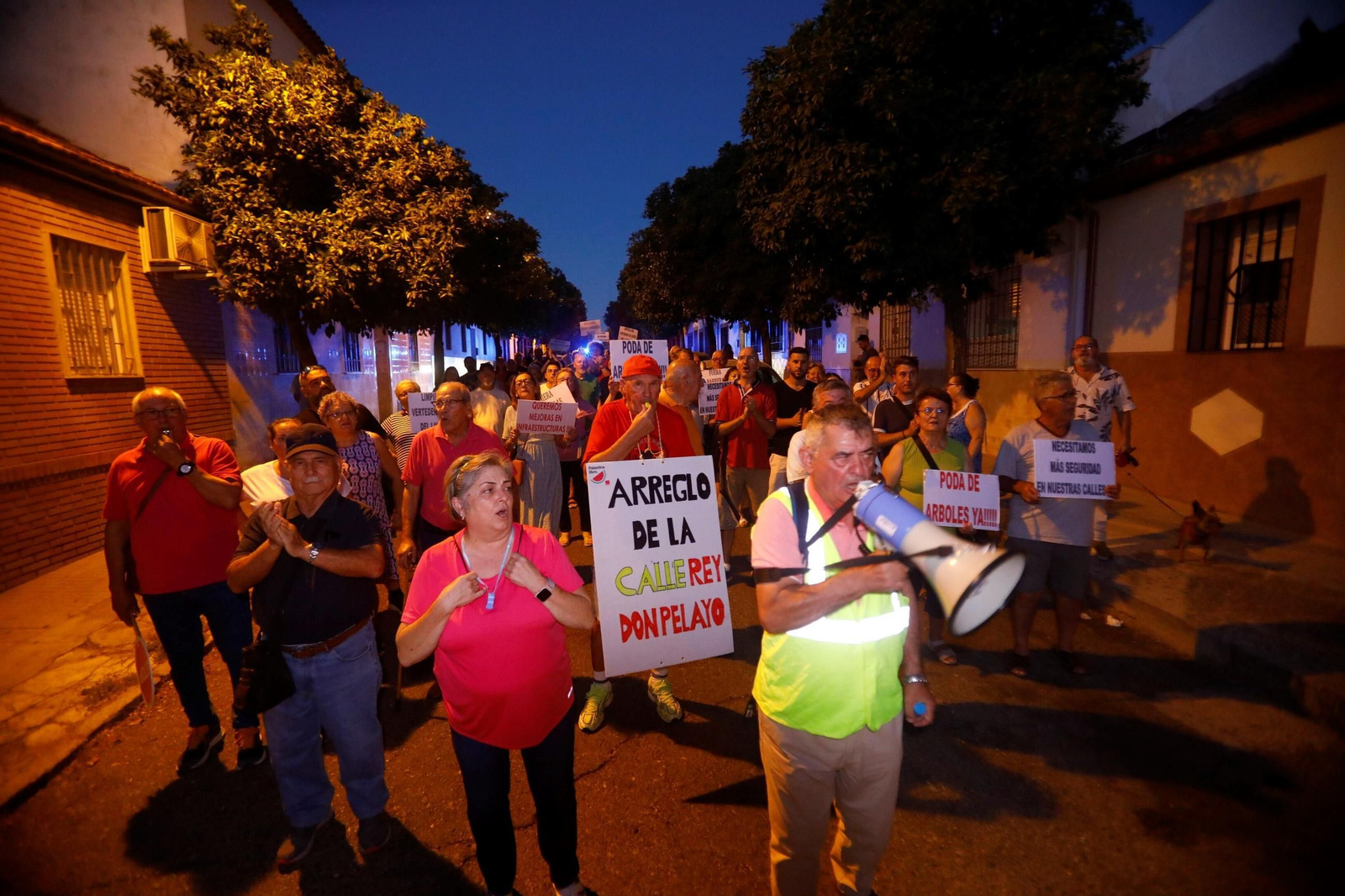 La manifestación de los vecinos del Distrito Sur de Córdoba, en imágenes