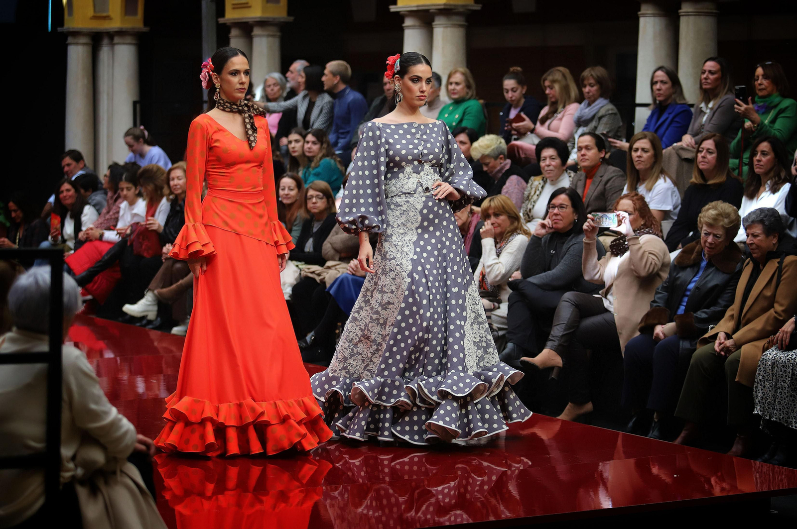 Huelva Flamenca 2023. Imágenes del desfile benéfico de El Ajolí a favor de Cruz Roja Española
