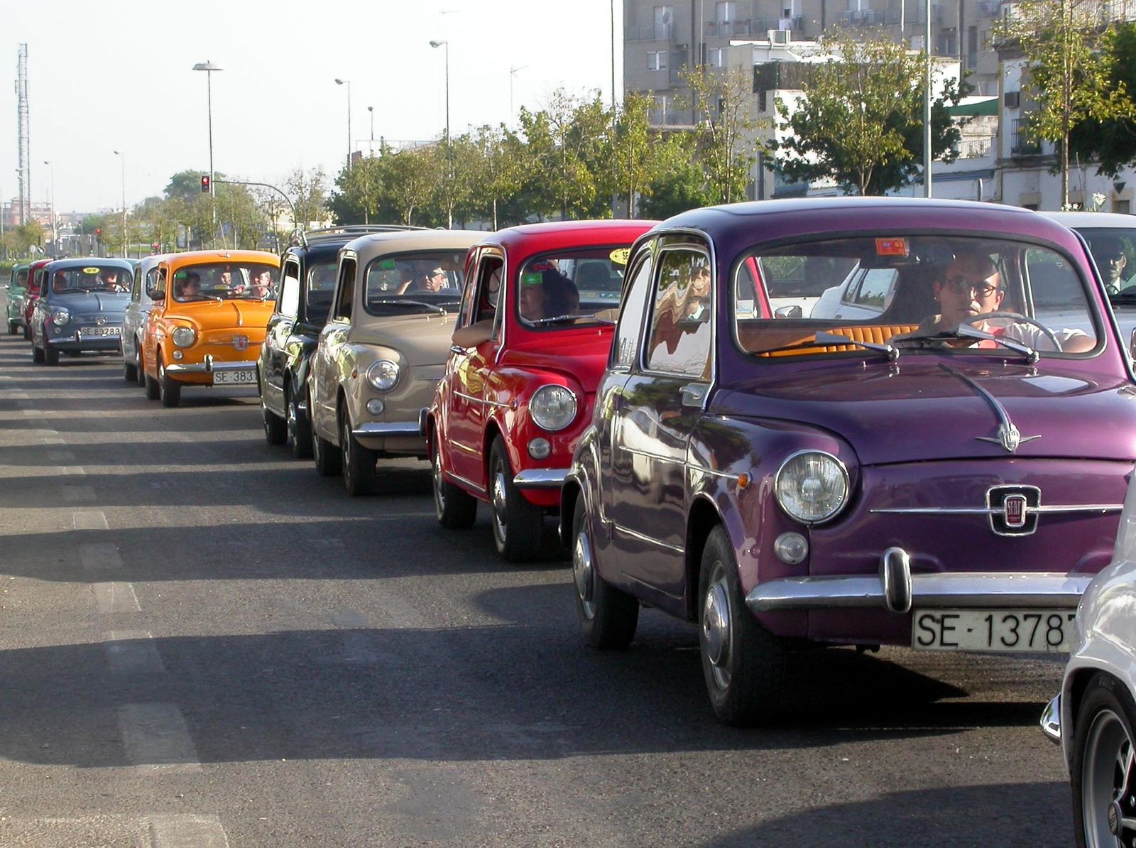 Una convención organizada por la Asociación Amigos del Seat 600.