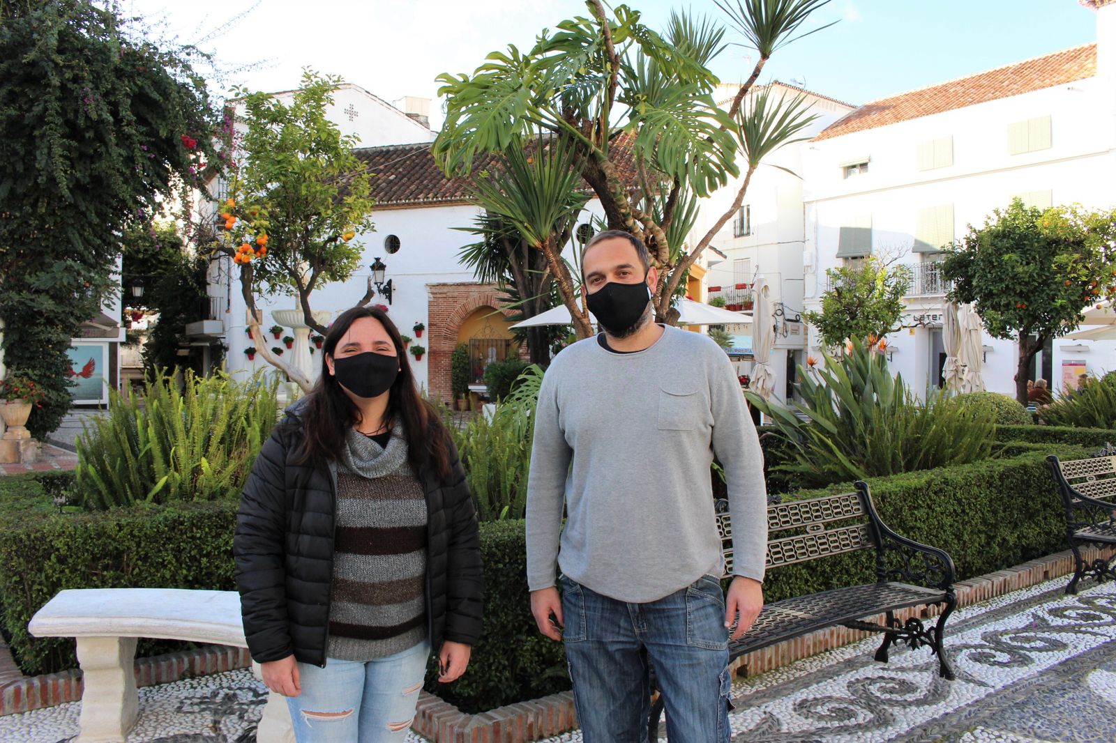 Los miembros de la plataforma Verónica Perone y Nahuel Klappenbach.