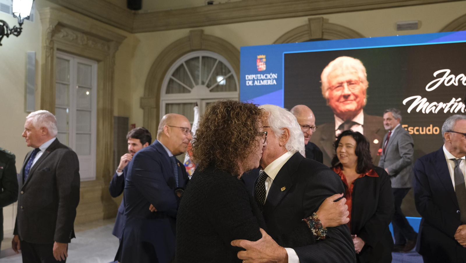 Imágenes de la entrega del Escudo de Oro de la Provincia de Almería a José María Martínez de Haro