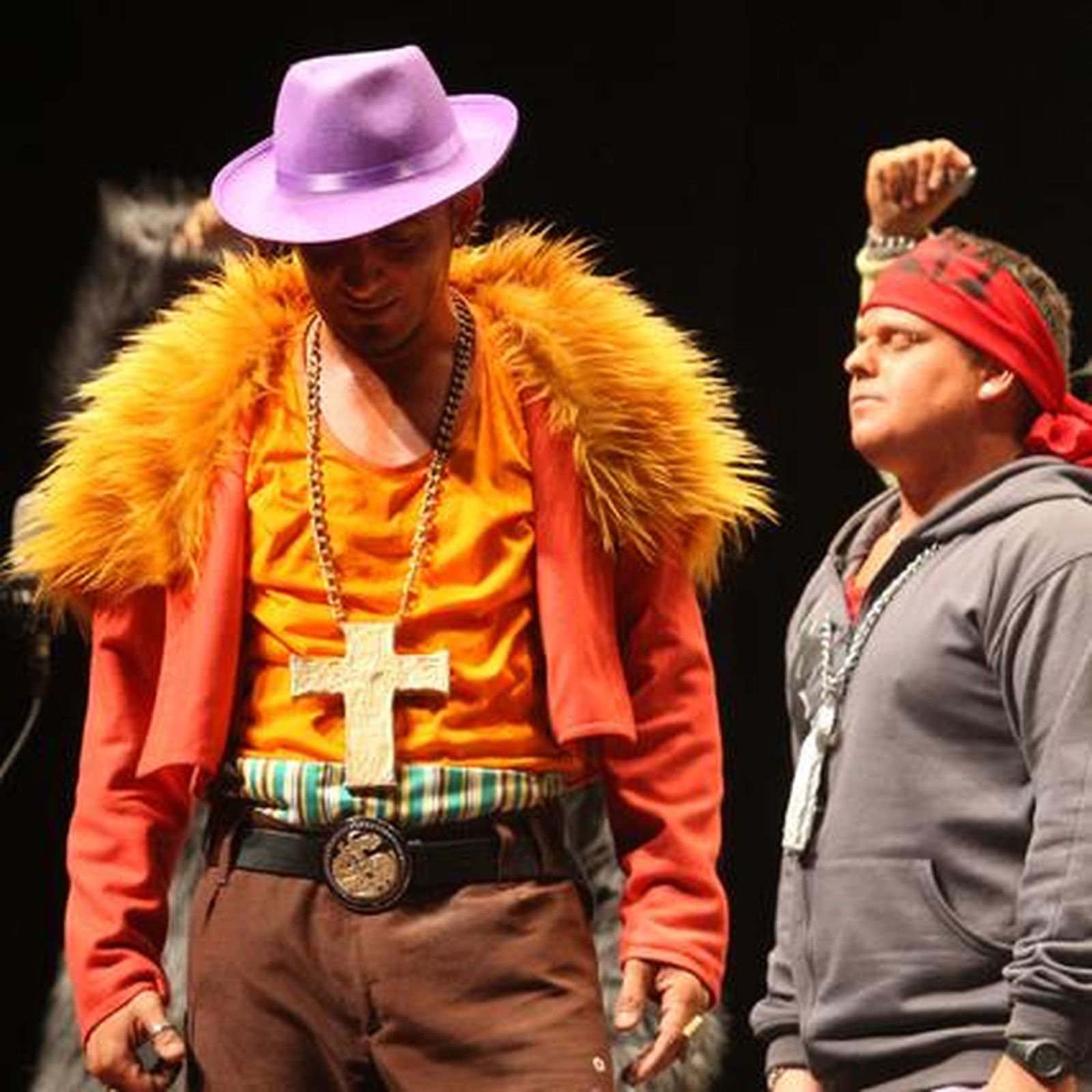 La comparsa de Tarifa 'Hablando en plata'

Foto: Paco Guerrero