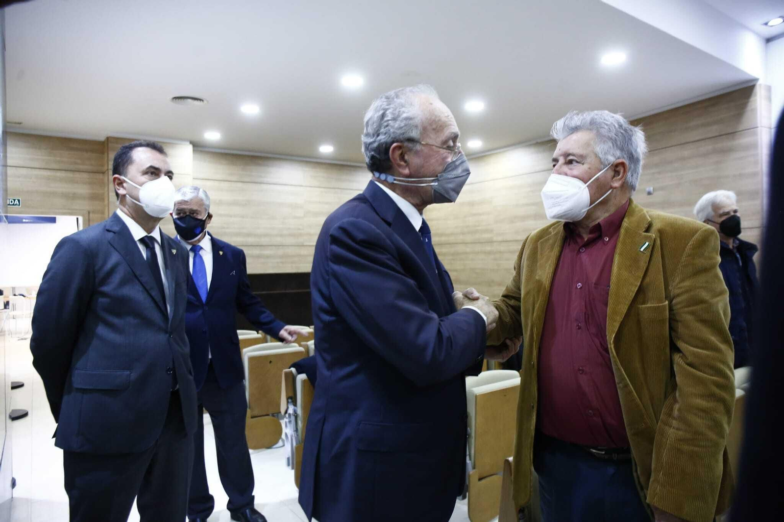 El malaguismo despide en La Rosaleda a Antonio Benítez