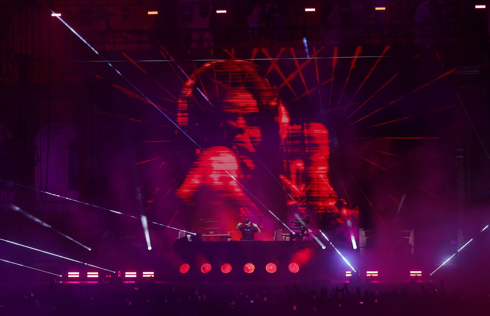 Las imágenes del concierto de Bizarrap en el Icónica Fest