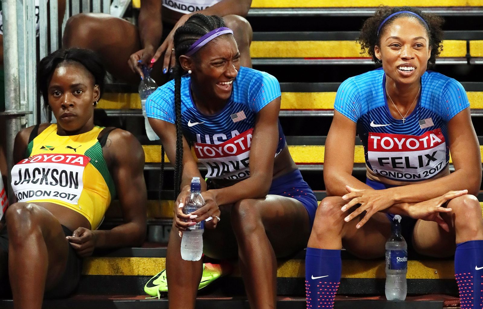 Shericka Jackson y las estadounidenses Quanera Hayes y Allyson Felix.
