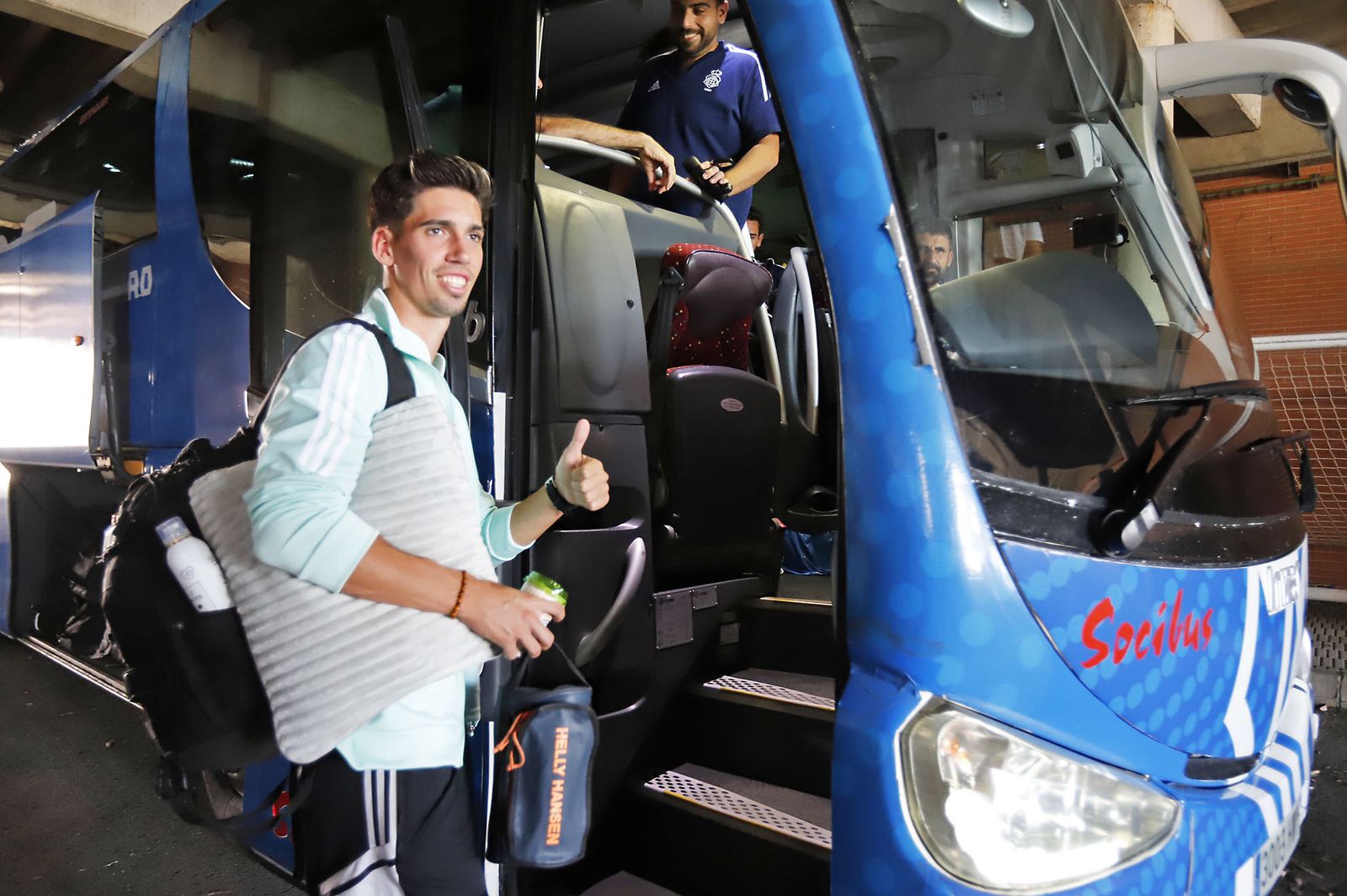 Imágenes de la salida del Recreativo de Huelva a Cáceres