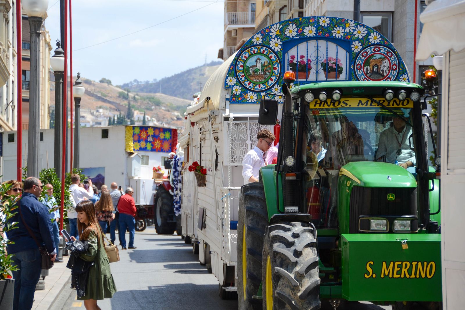 La salida de la Hermandad del Rocío de Granada, en imágenes