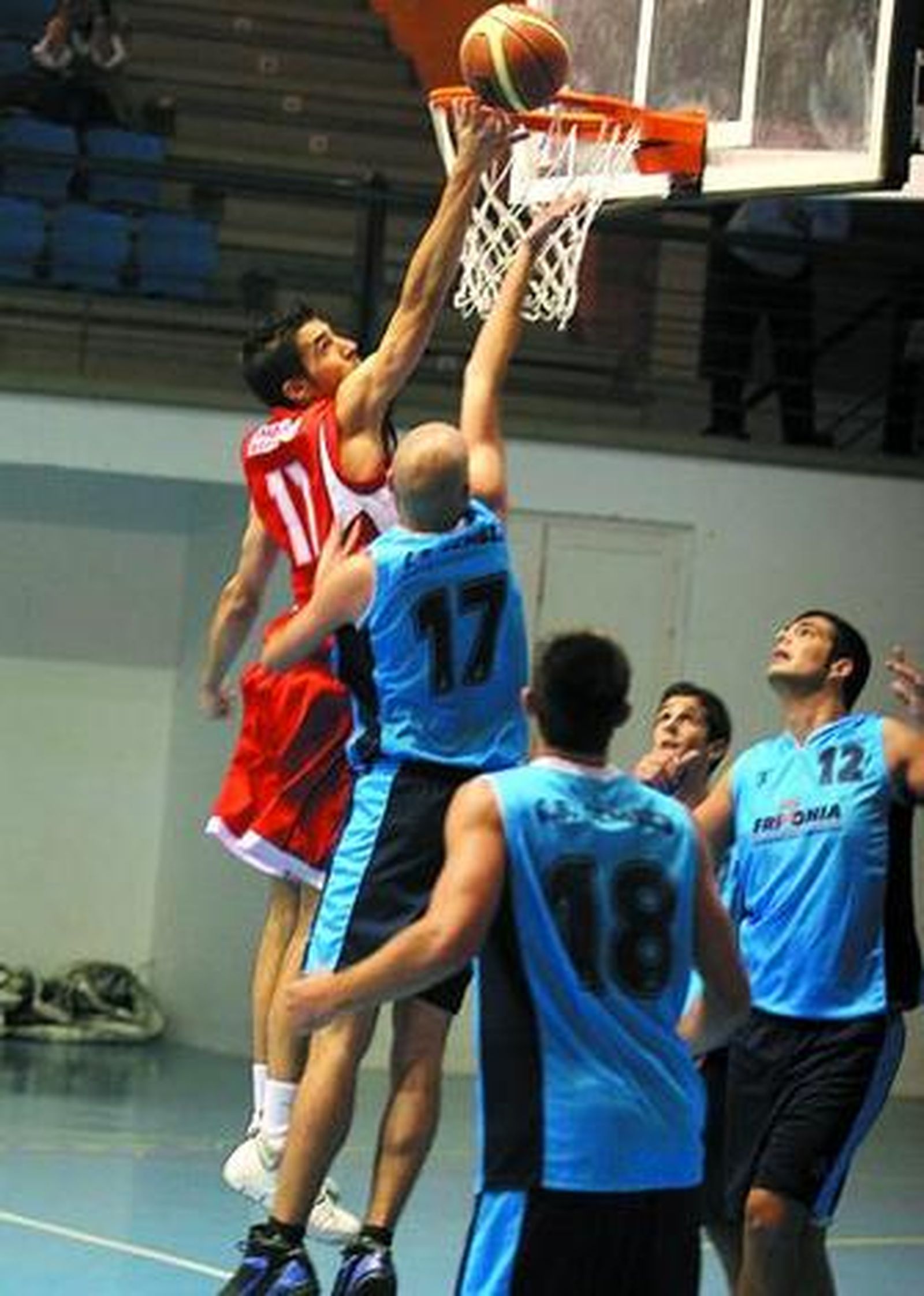 Juanma Beltrán, defendiendo los colores del Cash Lepe este año.