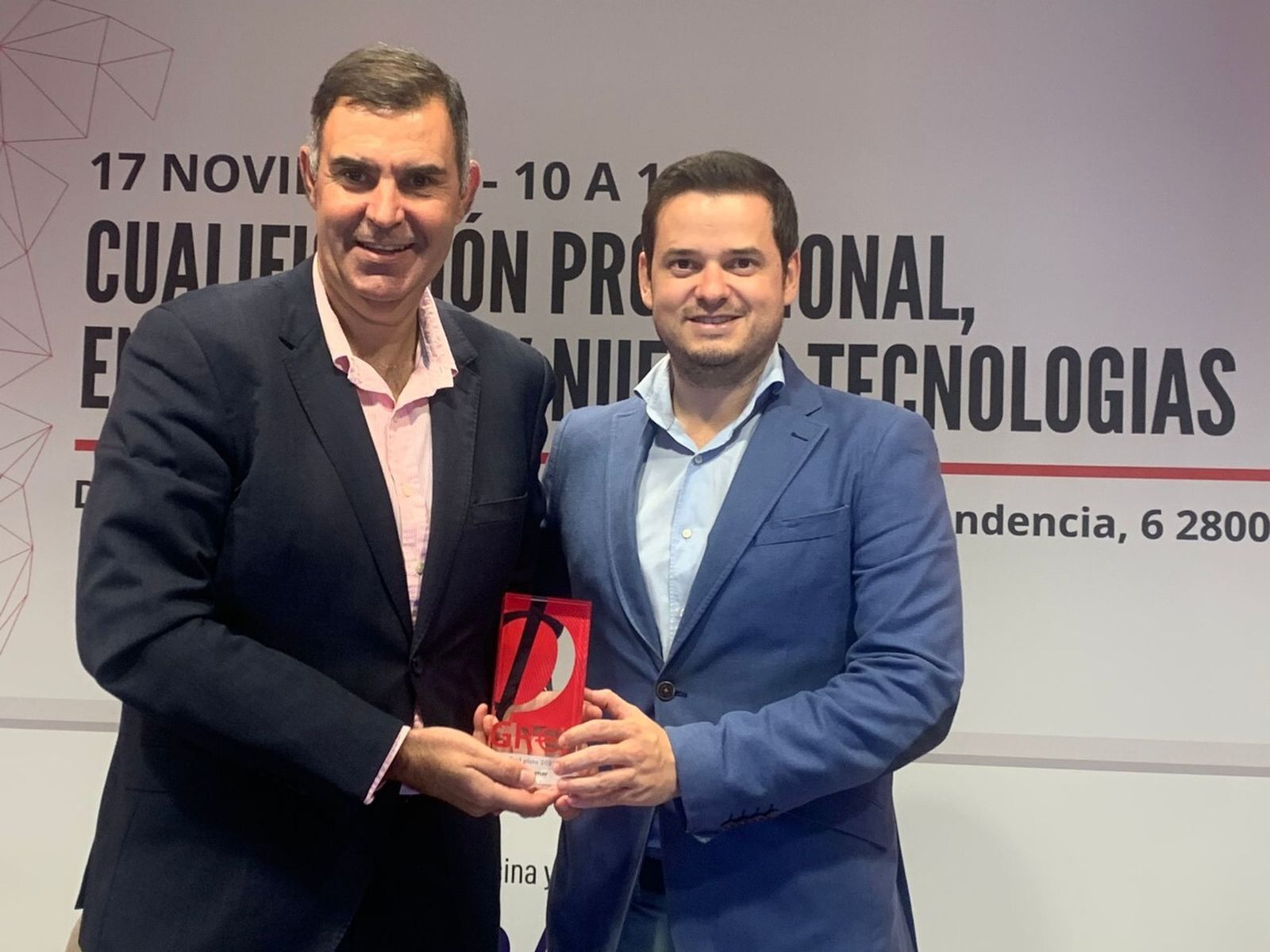 Emilio del Águila, director del área de Talento de Grupo Cooperativo Cajamar, y Aran Odriozola Garcés, Socio Director de Fides Consultores.